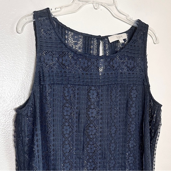 3/$20💥 Loft Sheer Floral Lace Sleeveless Camisole Tank Top Navy Blue - Picture 11 of 14